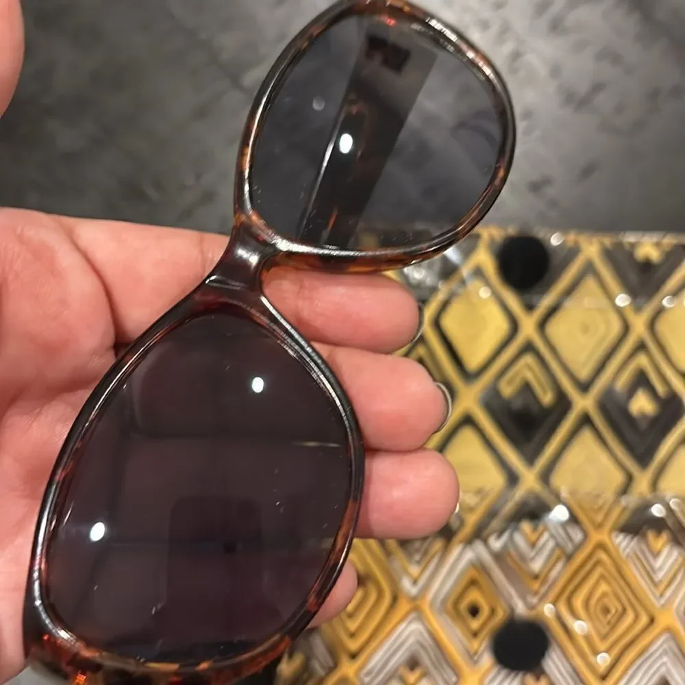 Diane Von Furstenberg Tortoise The Color Authority Sunglasses Luxury 56/16/145‌